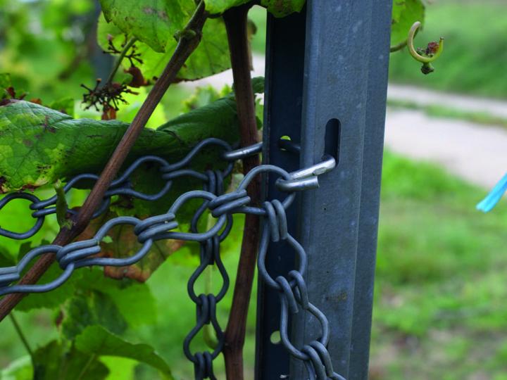 Befestigung der Heftdrahtpaare: bei hohen Spannungen nicht unproblematisch.