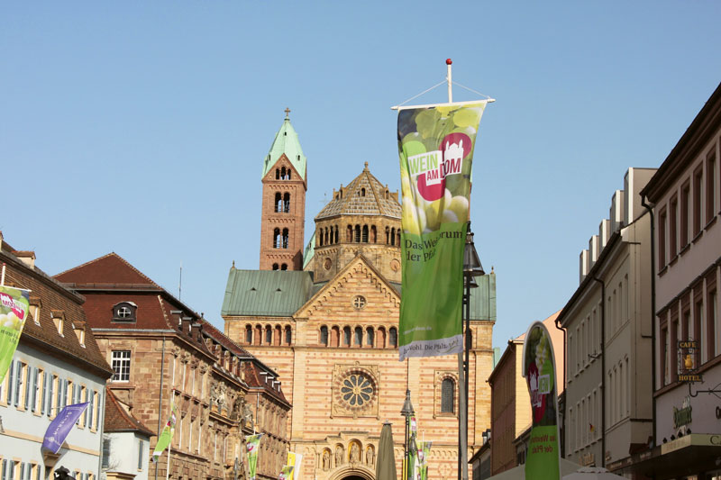 Pfalz: Weinmesse mit Frühlingsflair