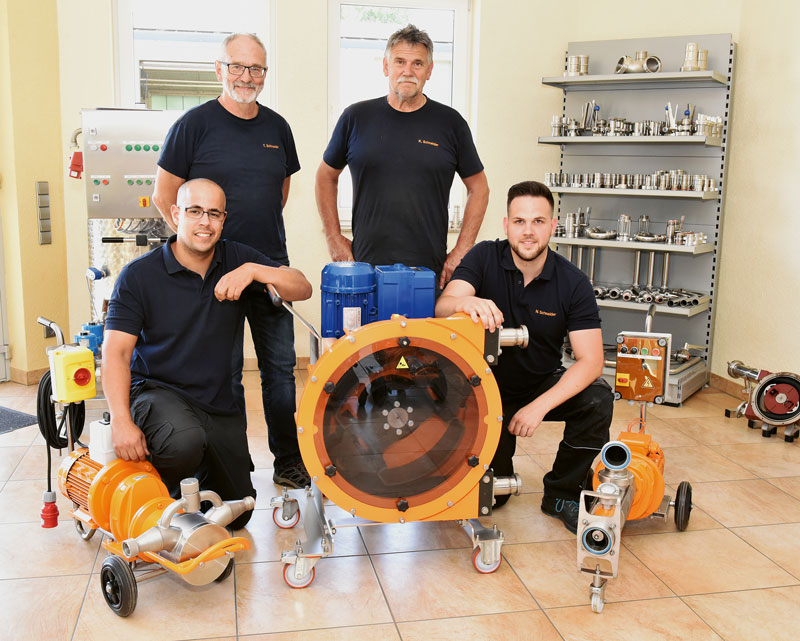 50 Jahre orangefarbene Schneider-Pumpen