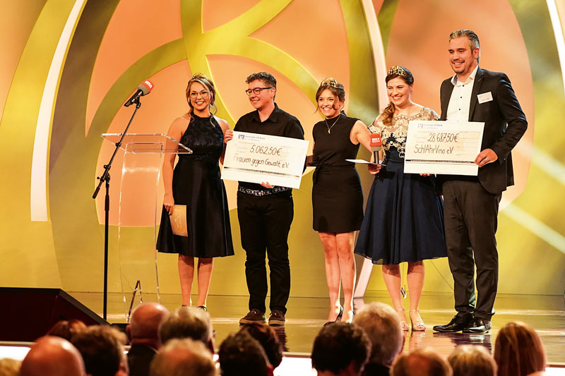 33.750 Euro Spende aus Projekt „Zusammenhalt“