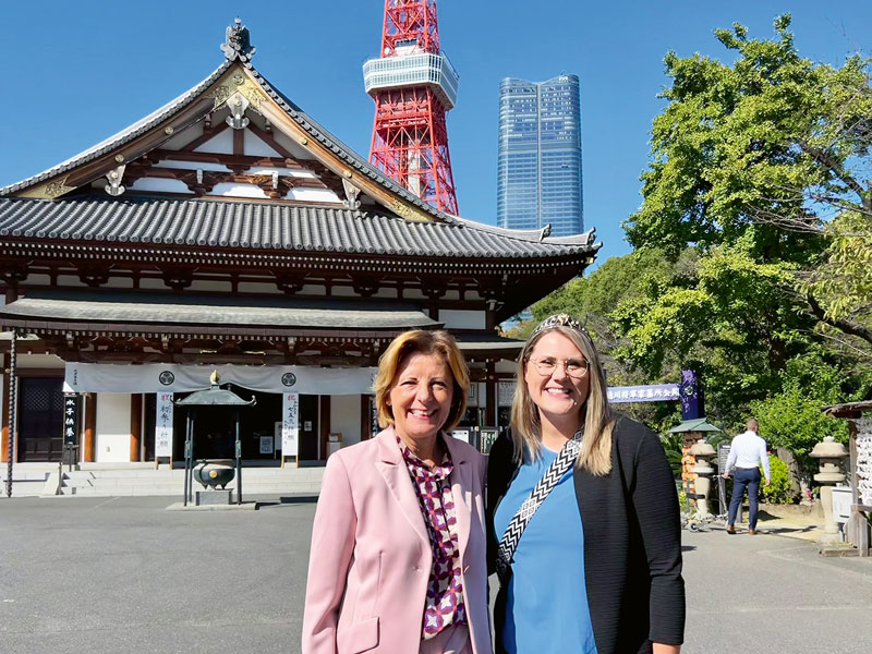 Ahr: „Kampai!“–  Ahrweinkönigin in Japan