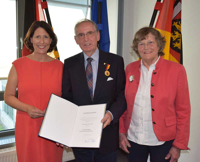 Rheinland-Pfalz: Verdienstmedaille des Landes für Otto Schätzel