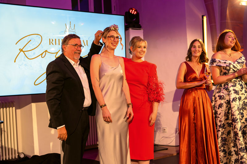 Rheingau: Lena Orth ist neue  Rheingauer Weinkönigin