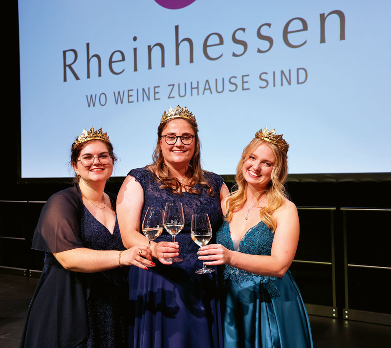 Rheinhessen: Kathrin Knierim ist neue Gebietsweinkönigin